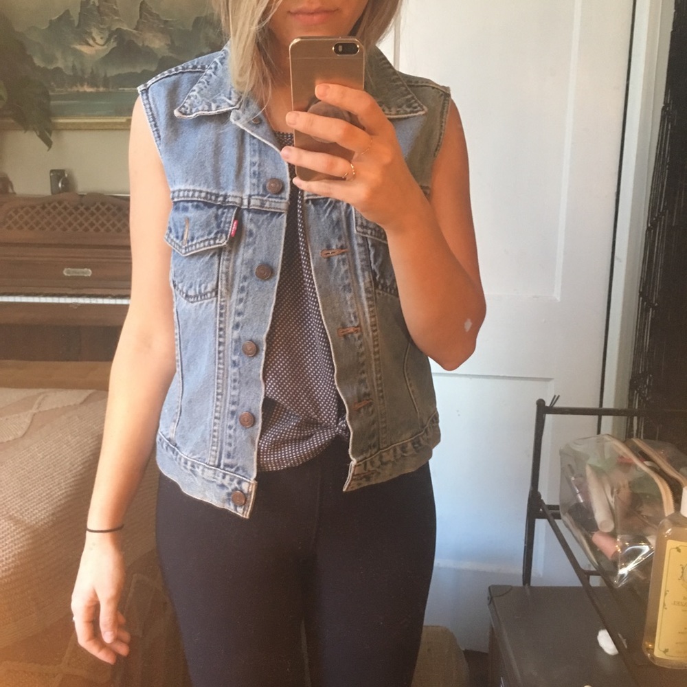 VINTAGE LEVI'S DENIM VEST - Picture 7 of 8